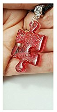 Resin-puzzle-necklace