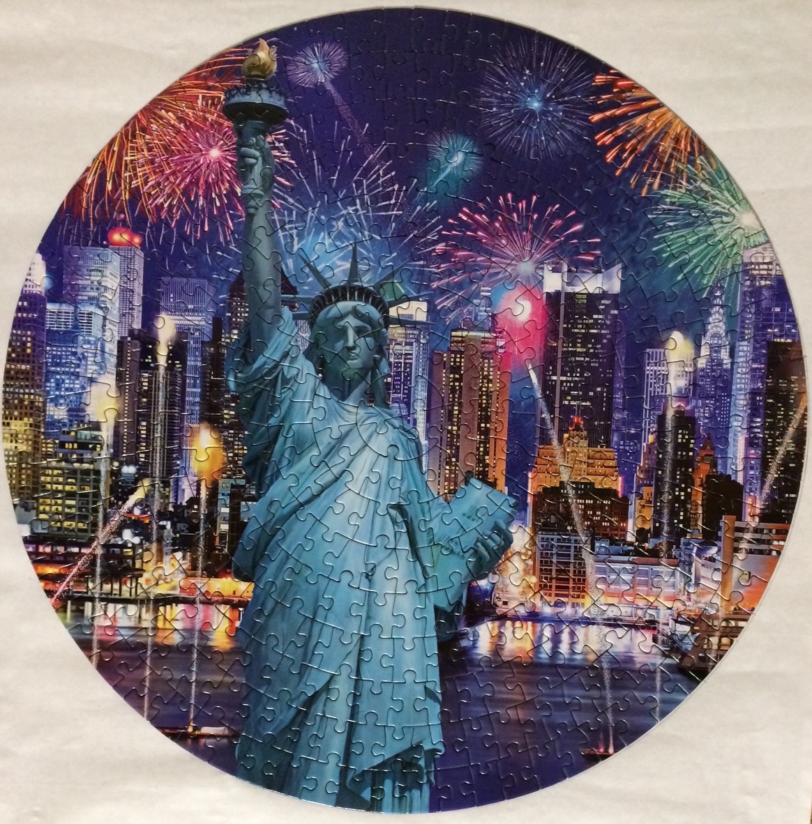 Brand: Lafayette Puzzle Factory

Title: New York

Pieces: 350

Size: 14